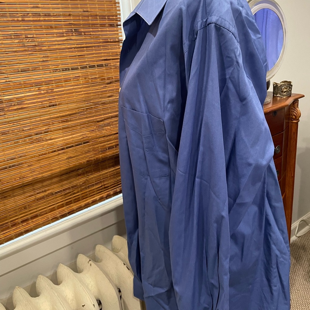 VAN HEUSEN BUTTOM DOWN - Picture 2 of 4